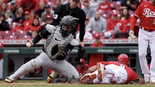 From 'pure panic' to sore legs, chronicling VanMeter's inning as the emergency catcher taken in Cincinnati (Pirates)